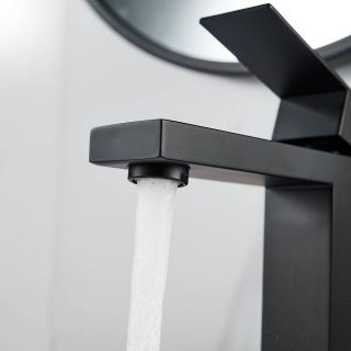 Смеситель для раковины Shevanik S7001H чёрный